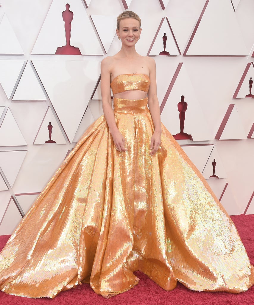 Celebrities Channeled The Oscars Statuette In Gold Looks At The 2021 Oscar