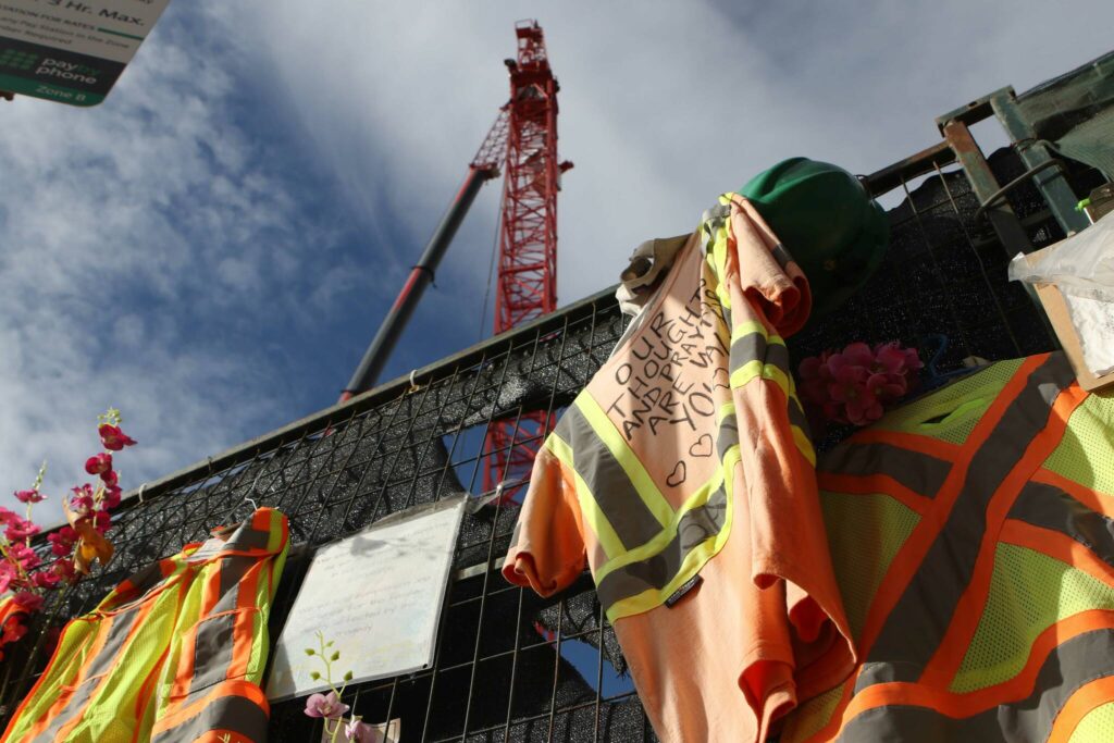 Widow files civil suit claiming 2021 Kelowna crane collapse result of ‘negligence’