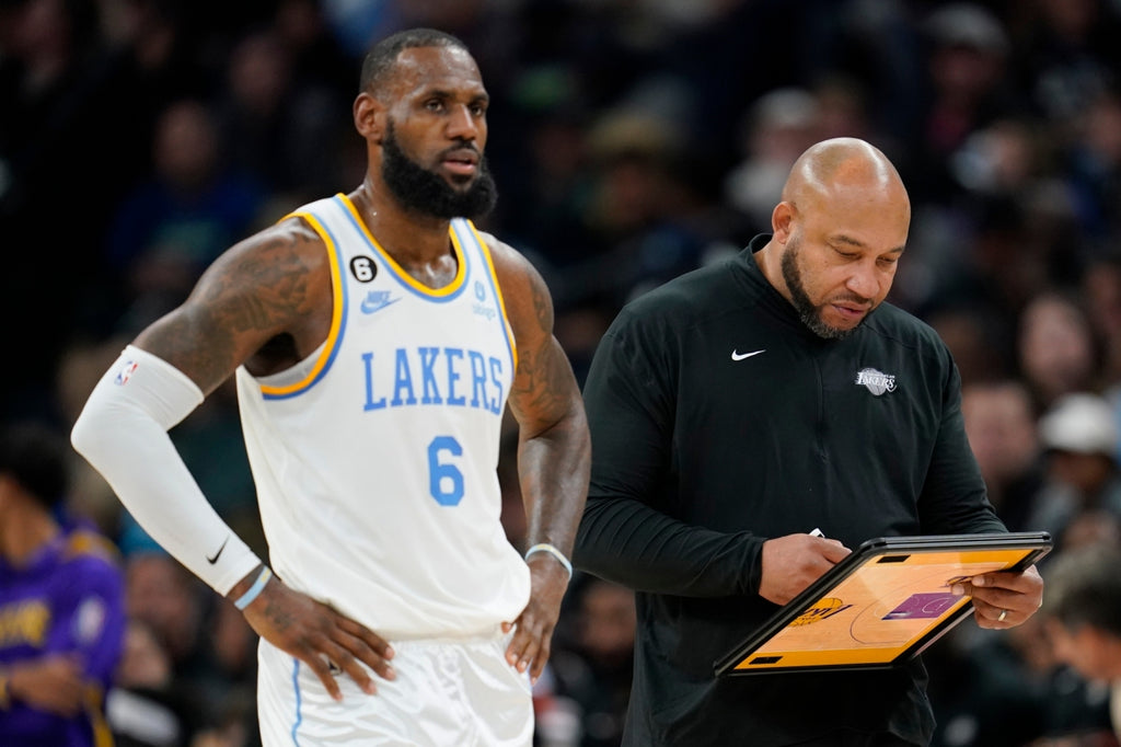 LeBron James’ ‘significant soreness’ in left foot a concern for Lakers